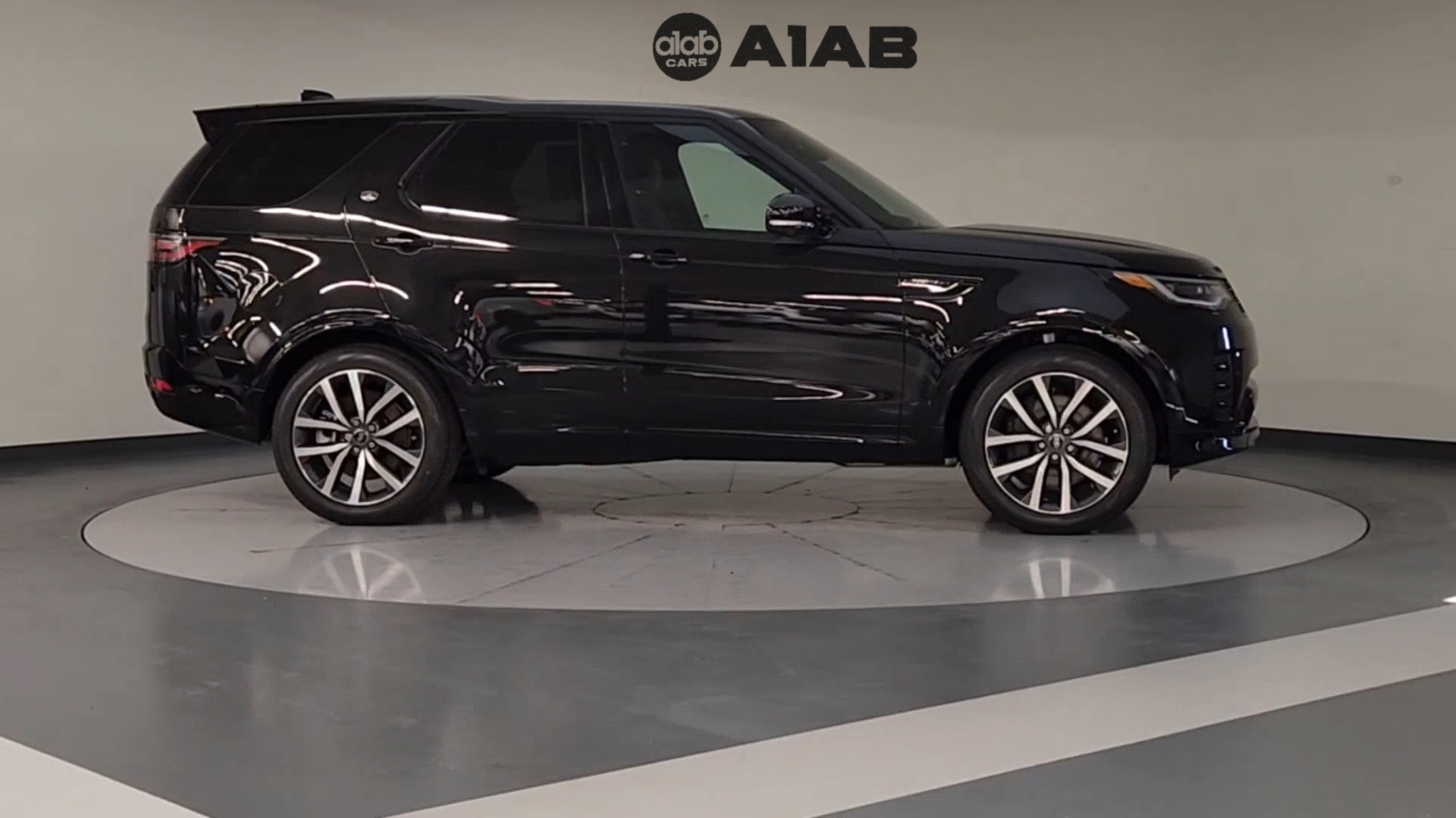 2024 Land Rover Discovery Dynamic SE