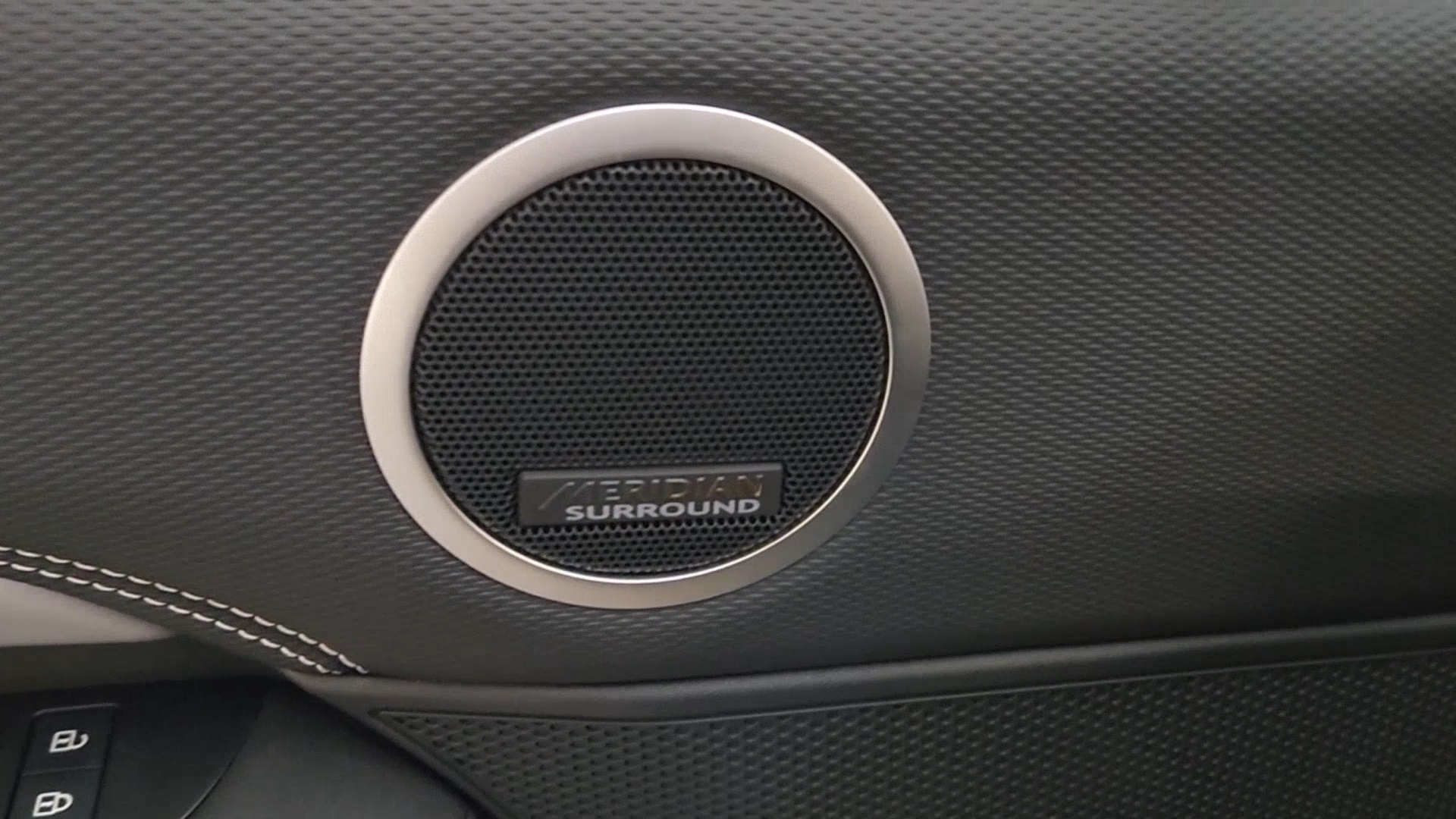 2024 Land Rover Discovery Dynamic SE