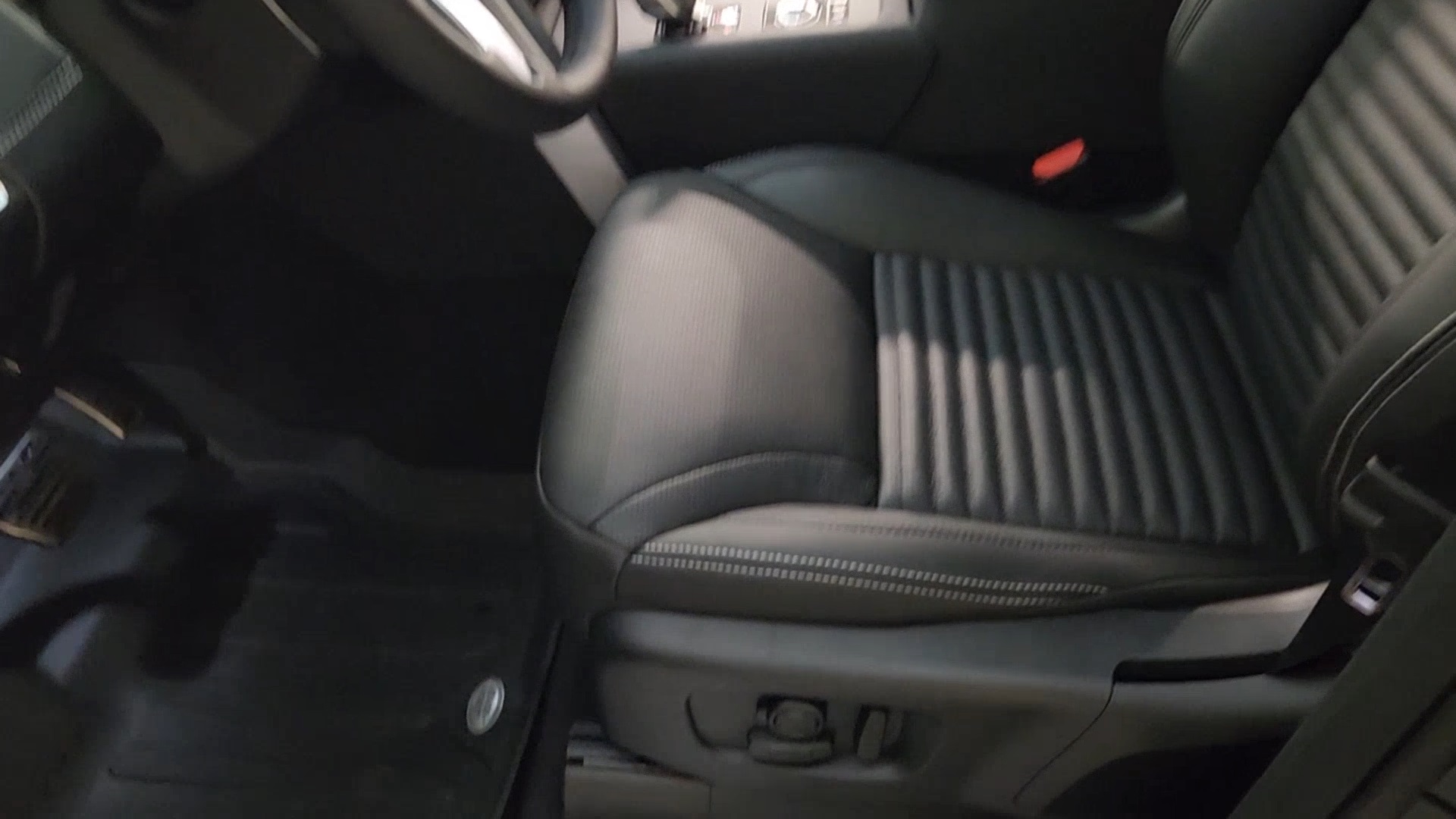 2024 Land Rover Discovery Dynamic SE