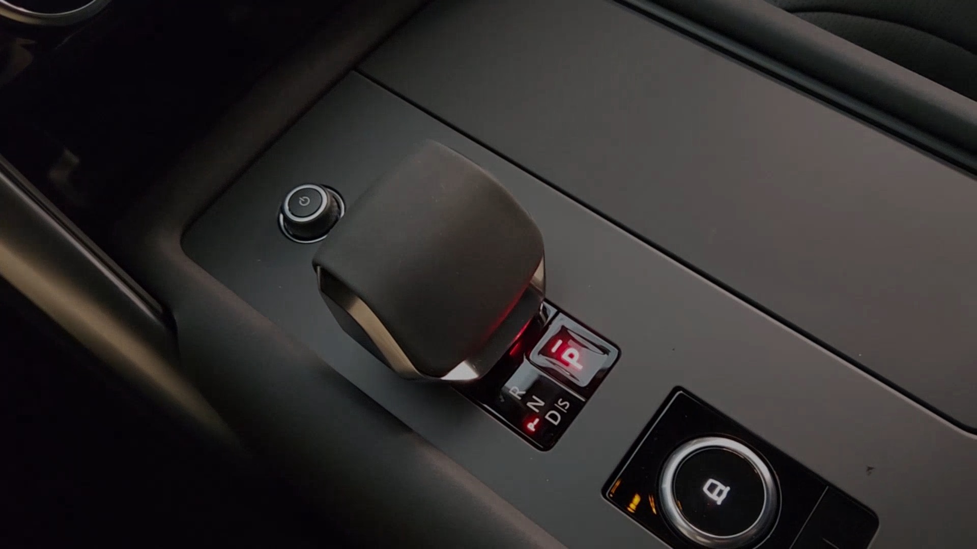 2024 Land Rover Discovery Dynamic SE