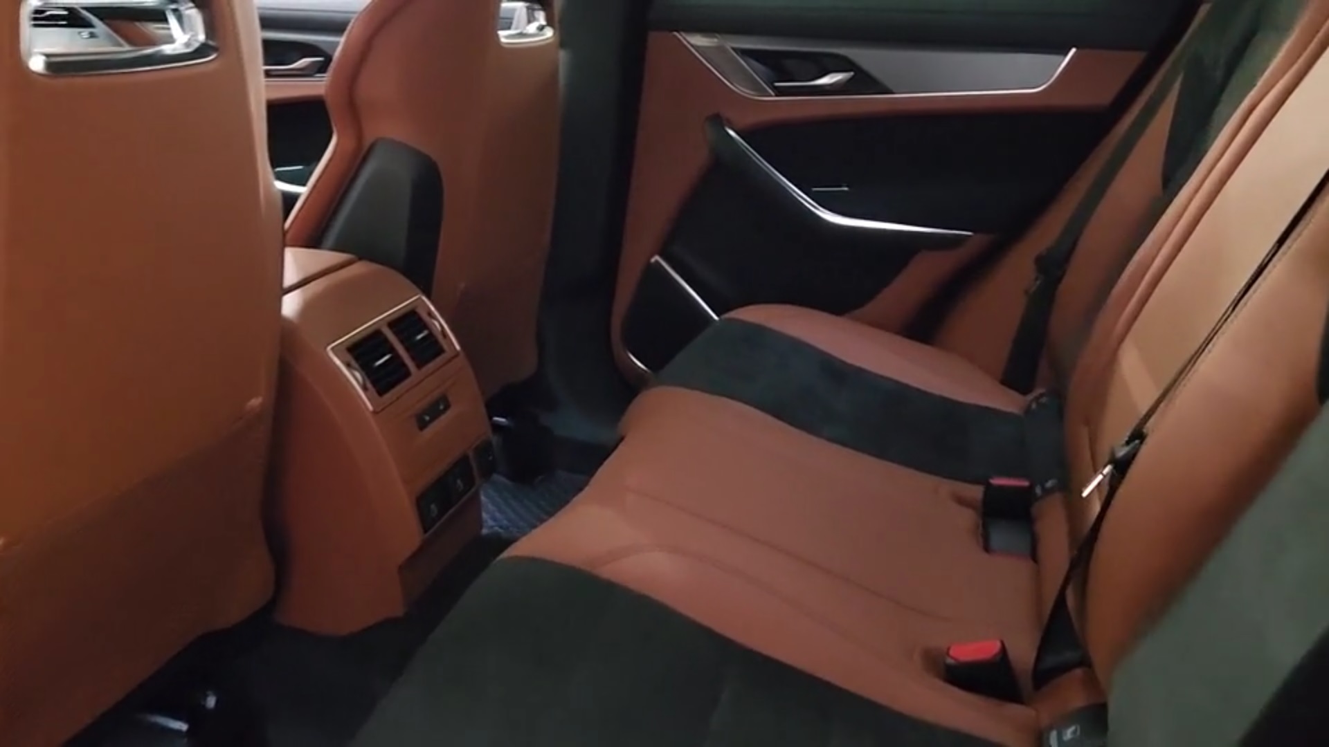 2024 Jaguar F-PACE SVR