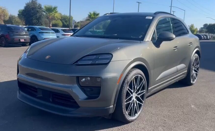 2024 Porsche Macan Base