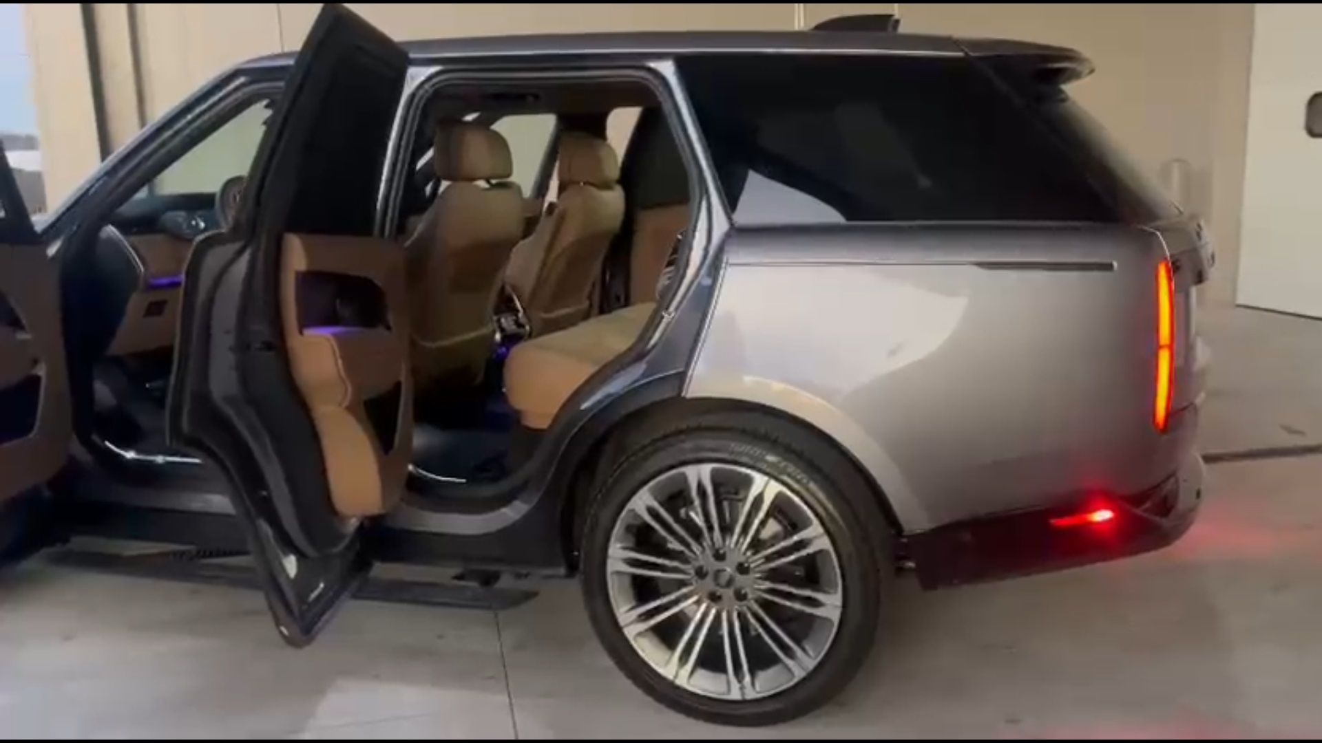 2024 Land Rover Range Rover SE