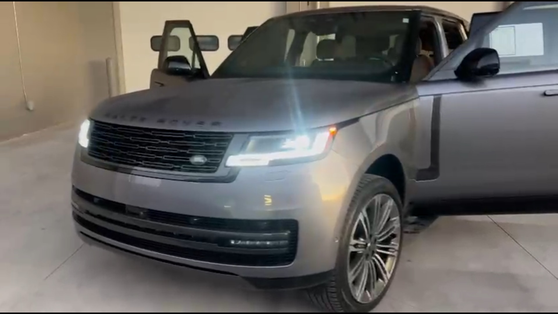 2024 Land Rover Range Rover SE